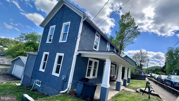 $255,000 | 364 Wilkes Street, Berkeley Springs, WV 25411