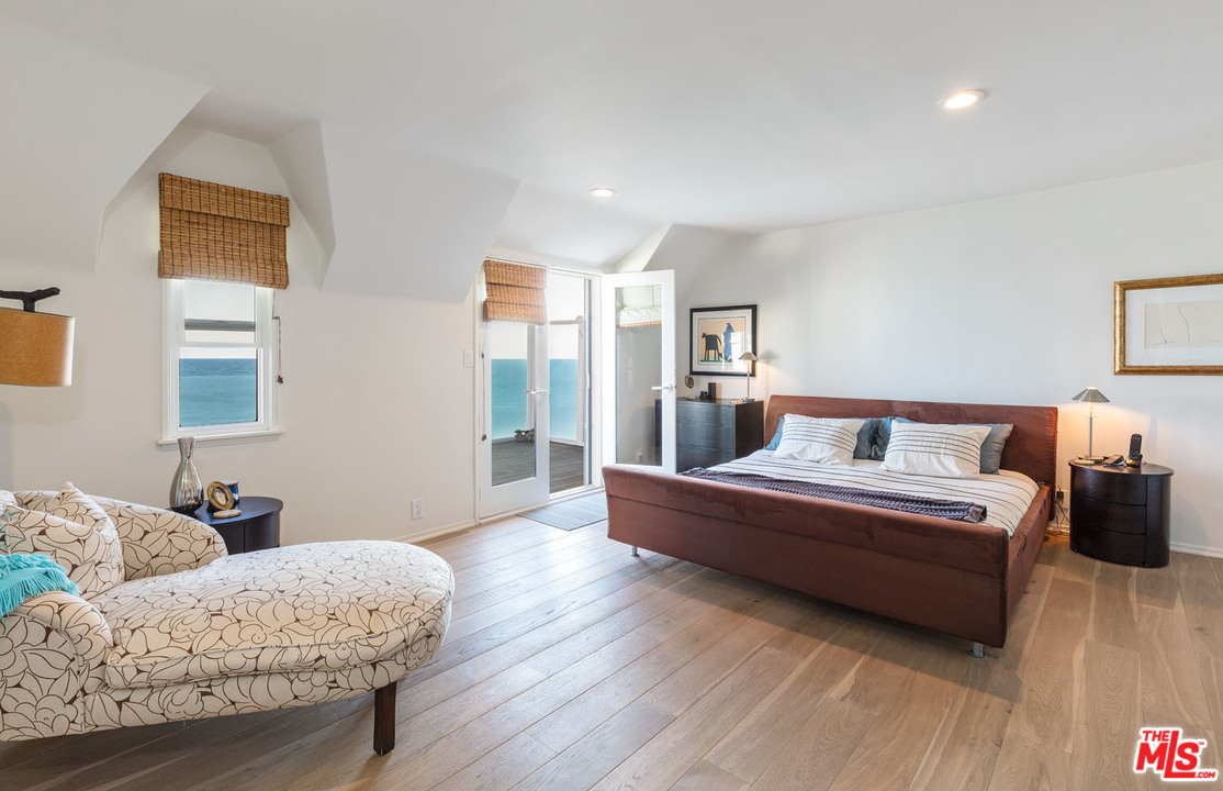 19232 Pacific Coast Highway Malibu, CA 90265 - Photo 15 of 23