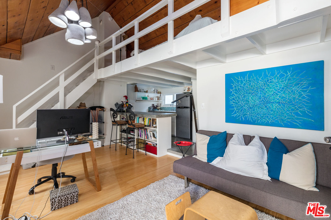 19232 Pacific Coast Highway Malibu, CA 90265 - Photo 22 of 23