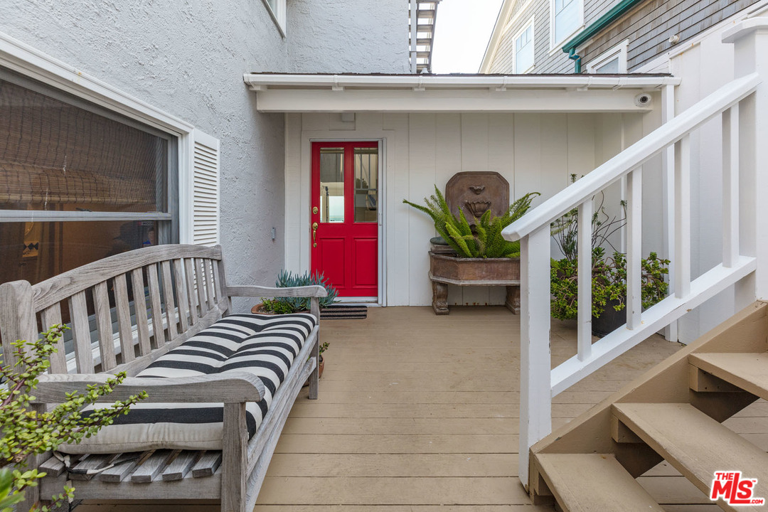 19232 Pacific Coast Highway Malibu, CA 90265 - Photo 6 of 23