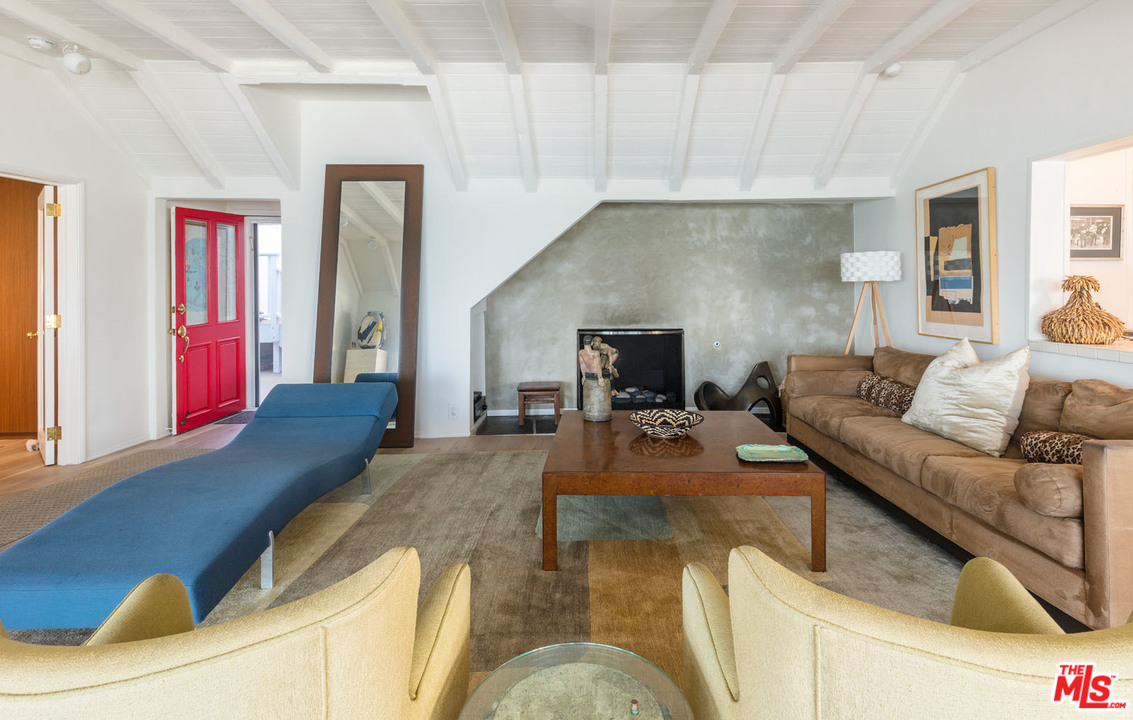 19232 Pacific Coast Highway Malibu, CA 90265 - Photo 7 of 23