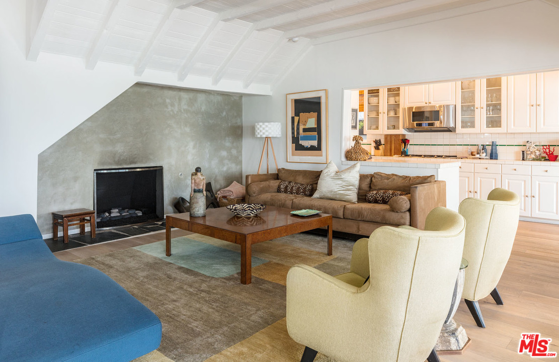 19232 Pacific Coast Highway Malibu, CA 90265 - Photo 8 of 23