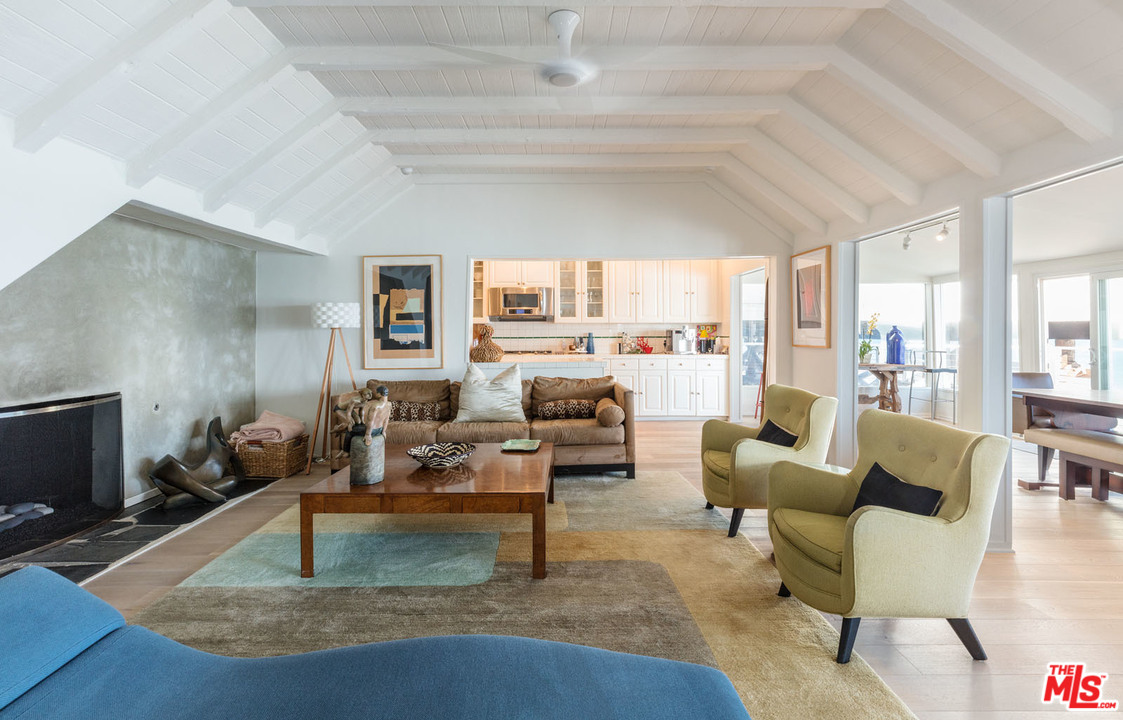 19232 Pacific Coast Highway Malibu, CA 90265 - Photo 9 of 23