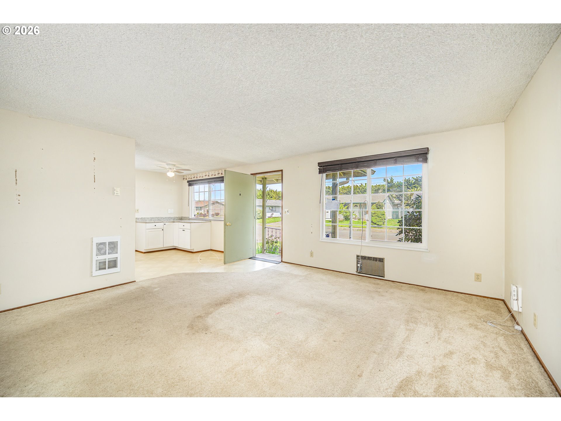 2365 L Street Springfield, OR 97477 - Photo 4 of 18