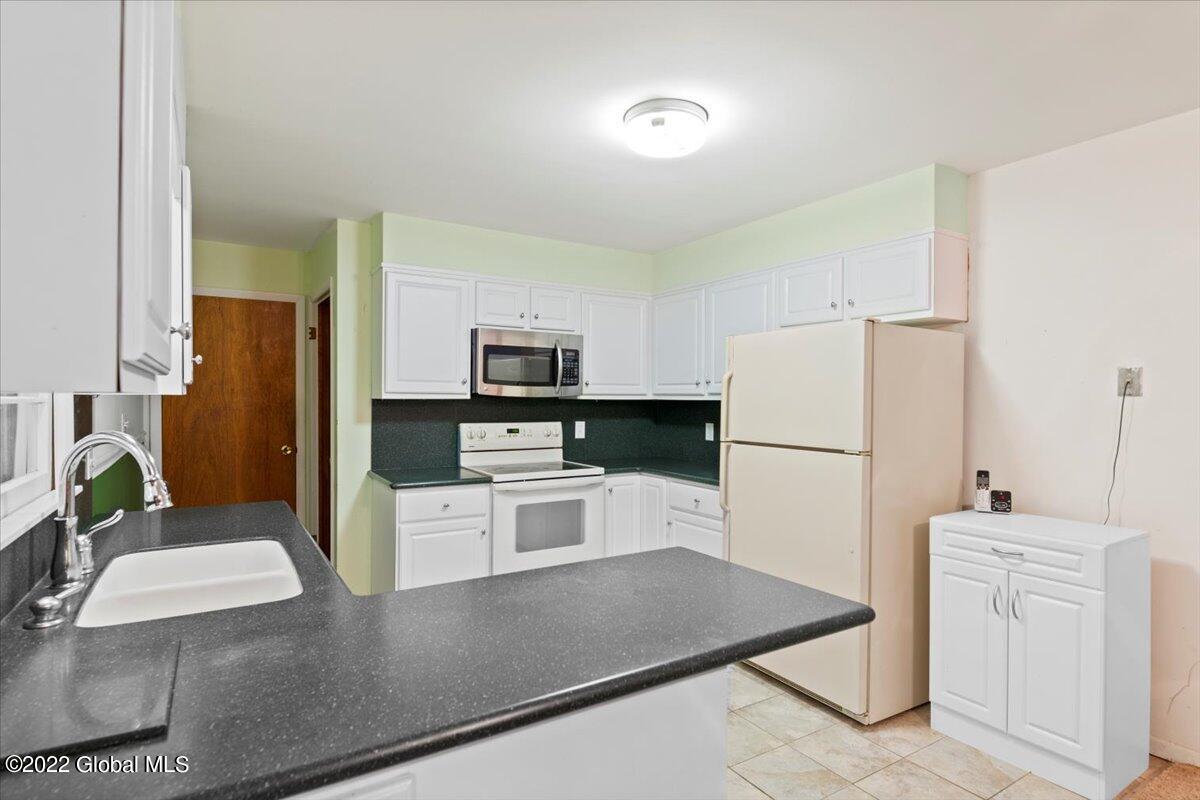 71 Frederick Street Ballston Spa, NY 12020 - Photo 7 of 32 05-FJD_5595