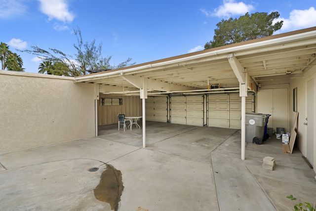 a view of a garage