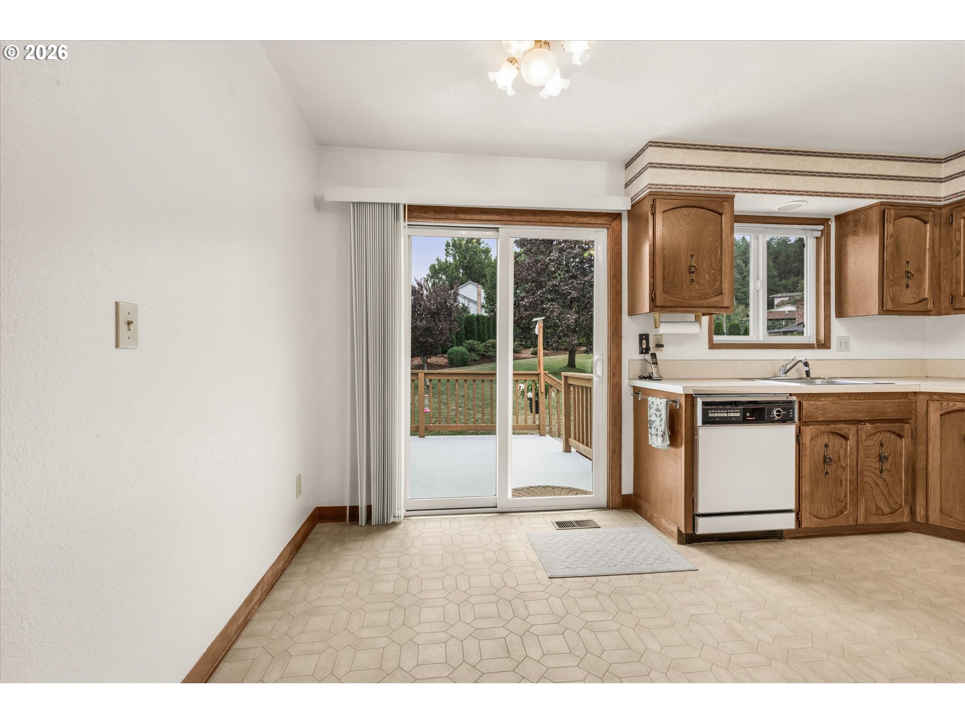 2755 Southwest Angeline Court Gresham, OR 97080 - Photo 12 of 35 Gallery Image 12