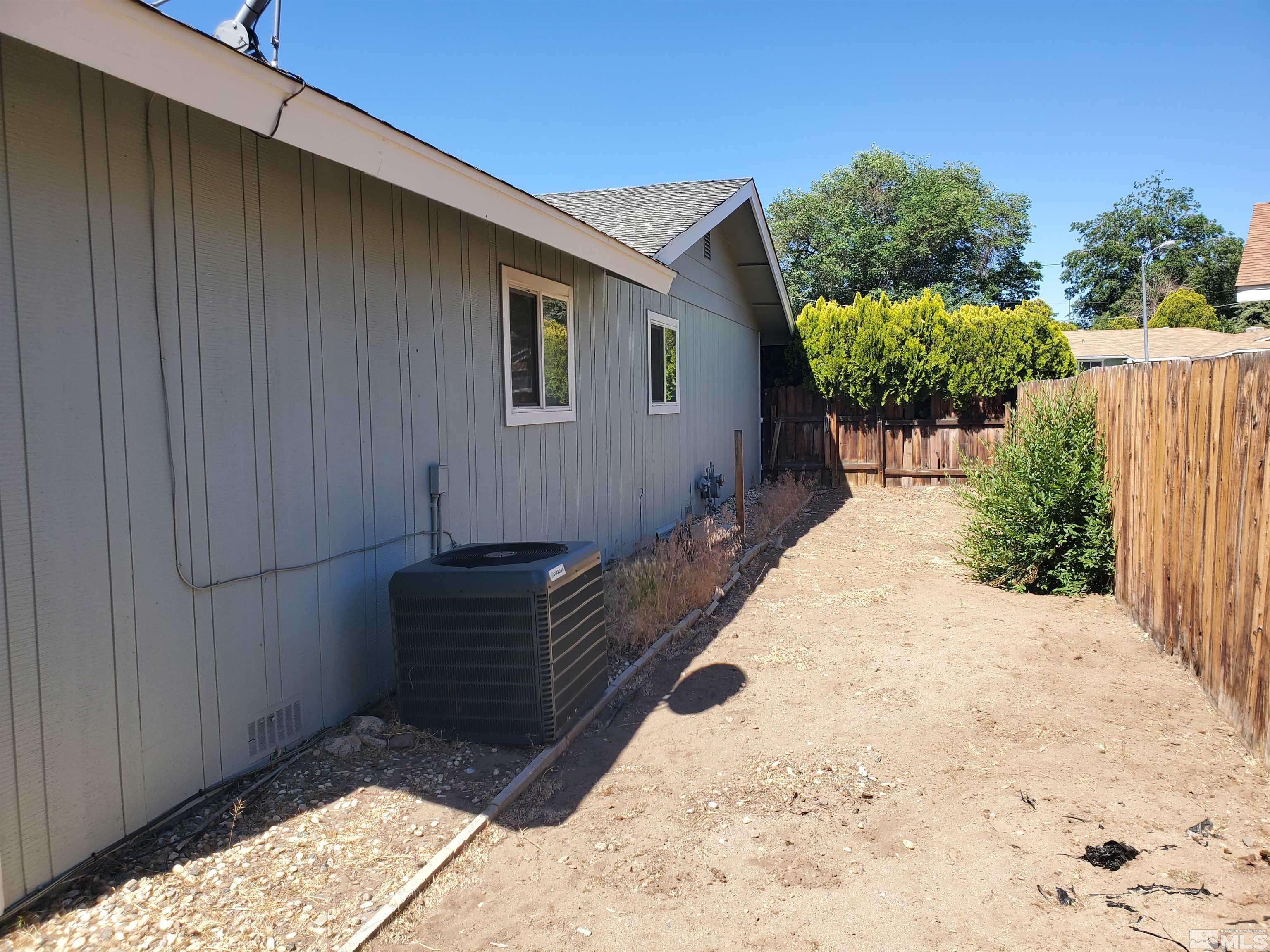 2166 Edgemar Circle Reno, NV 89512 - Photo 13 of 15 Photo 13
