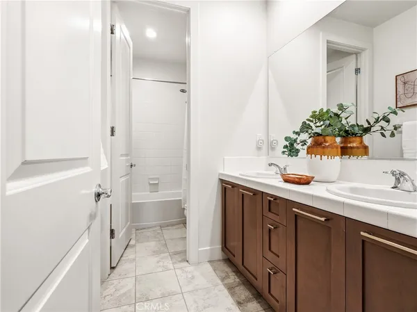 $1,190,000 | 19149 Lauren Lane, Saugus, CA 91350