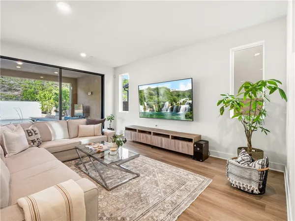 $1,190,000 | 19149 Lauren Lane, Saugus, CA 91350