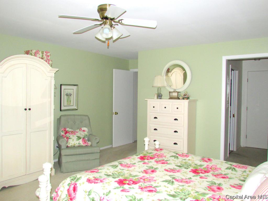 2305 South Bates Springfield, IL 62704 - Photo 15 of 19 Gallery Image 15