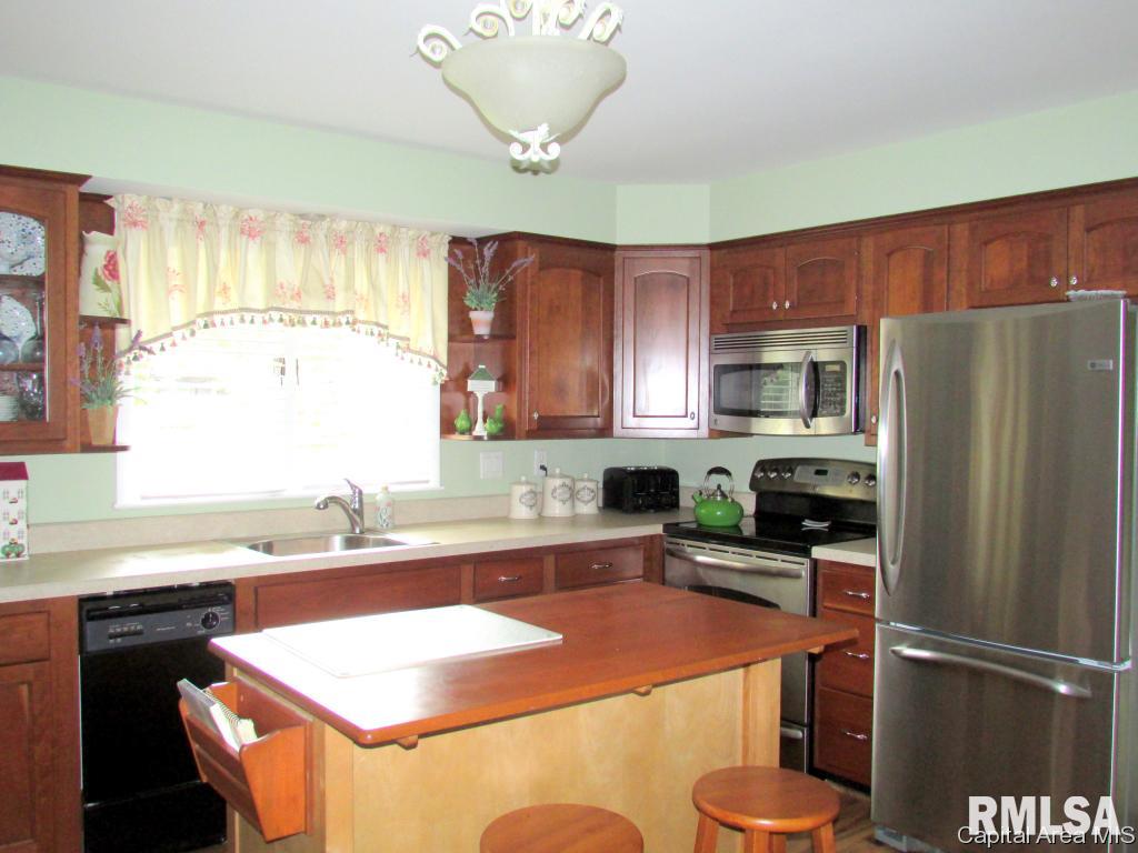 2305 South Bates Springfield, IL 62704 - Photo 9 of 19 Gallery Image 9