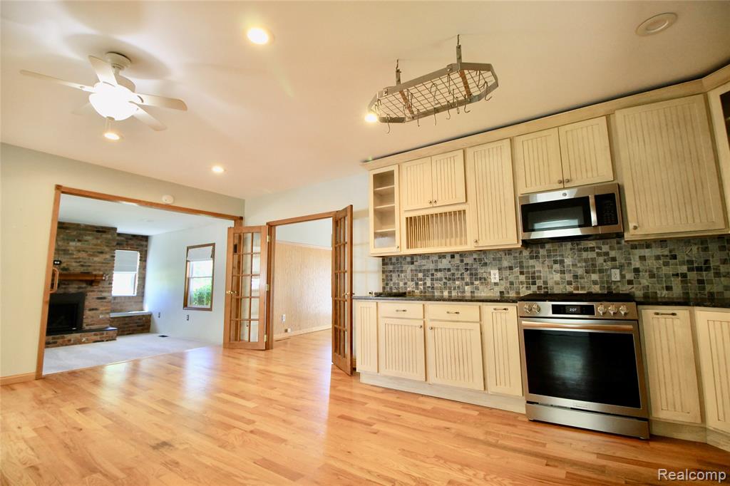 8372 Parshallville Road Fenton, MI 48430 - Photo 7 of 44
