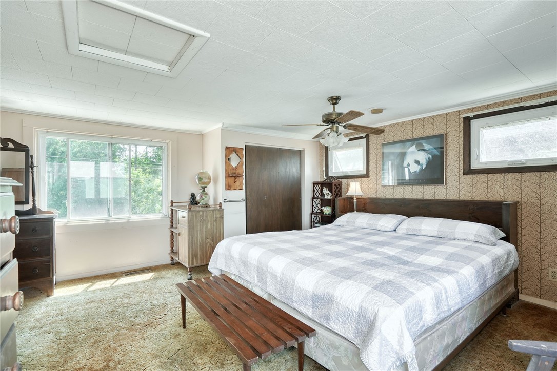 374 Lake Road Webster, NY 14580 - Photo 23 of 44 PRIMARY BEDROOM