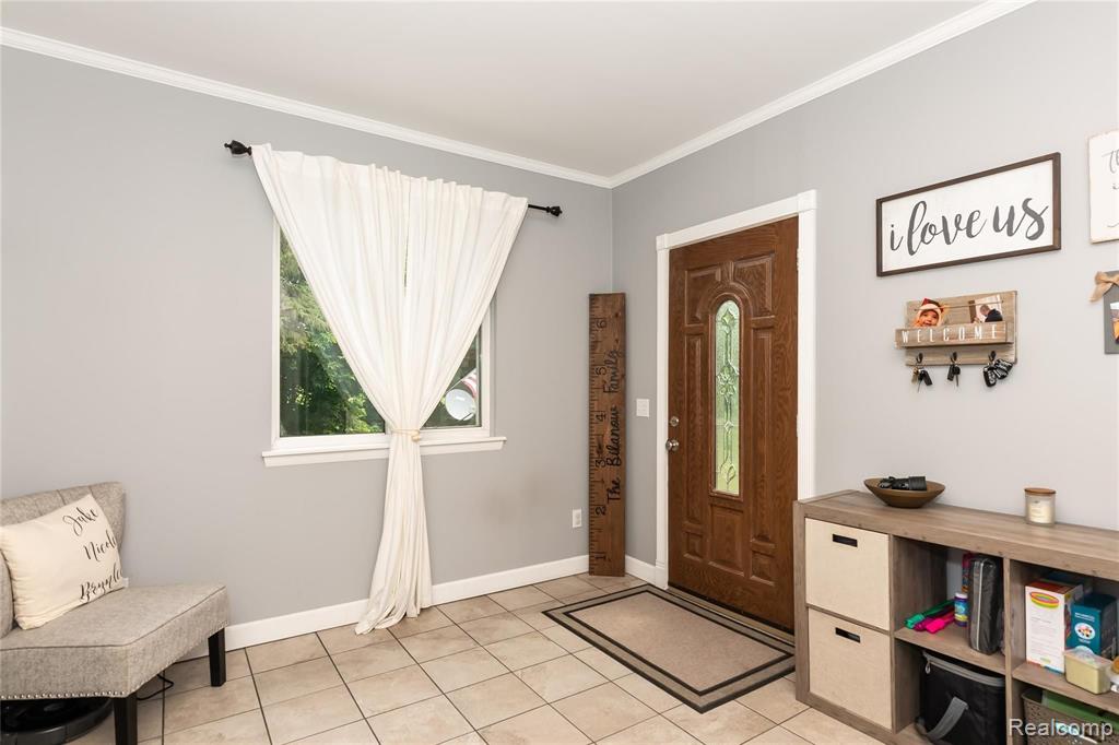 5105 Fish Lake Road Highland, MI 48357 - Photo 3 of 32 Gallery Image 3