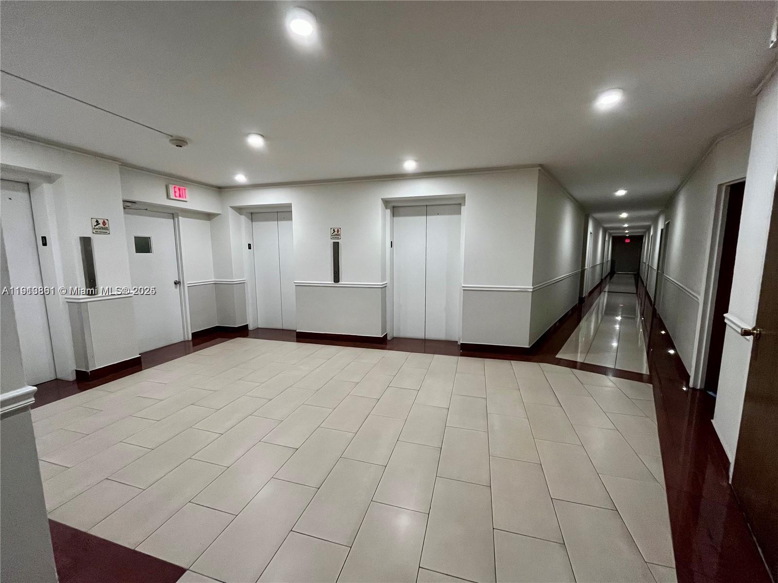 2899 Collins Avenue, Unit 1121 Miami Beach, FL 33140 - Photo 15 of 17