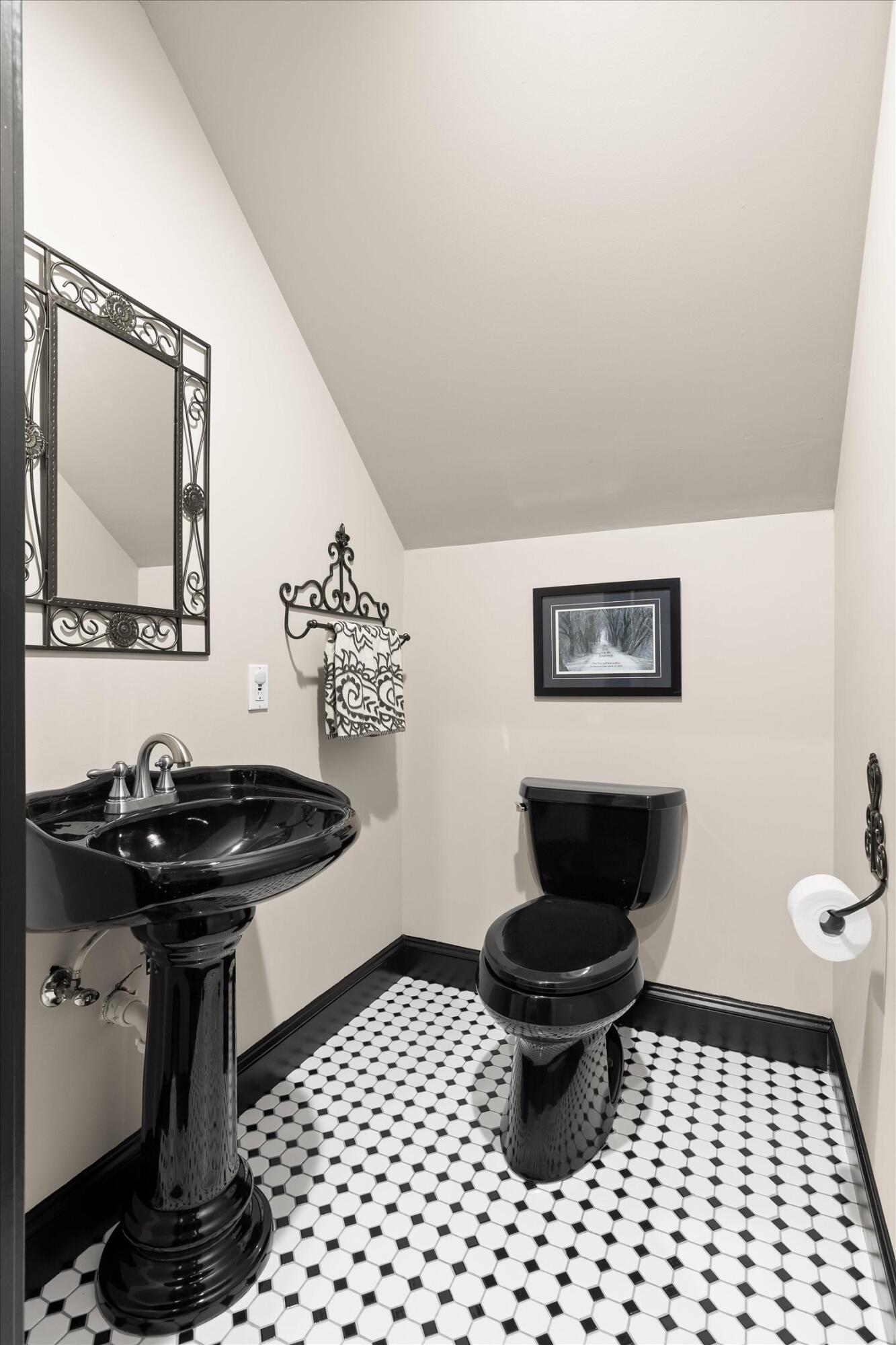 960 Shell Cracker Lane Cohutta, GA 30710 - Photo 44 of 65 Bonus Room Bathroom