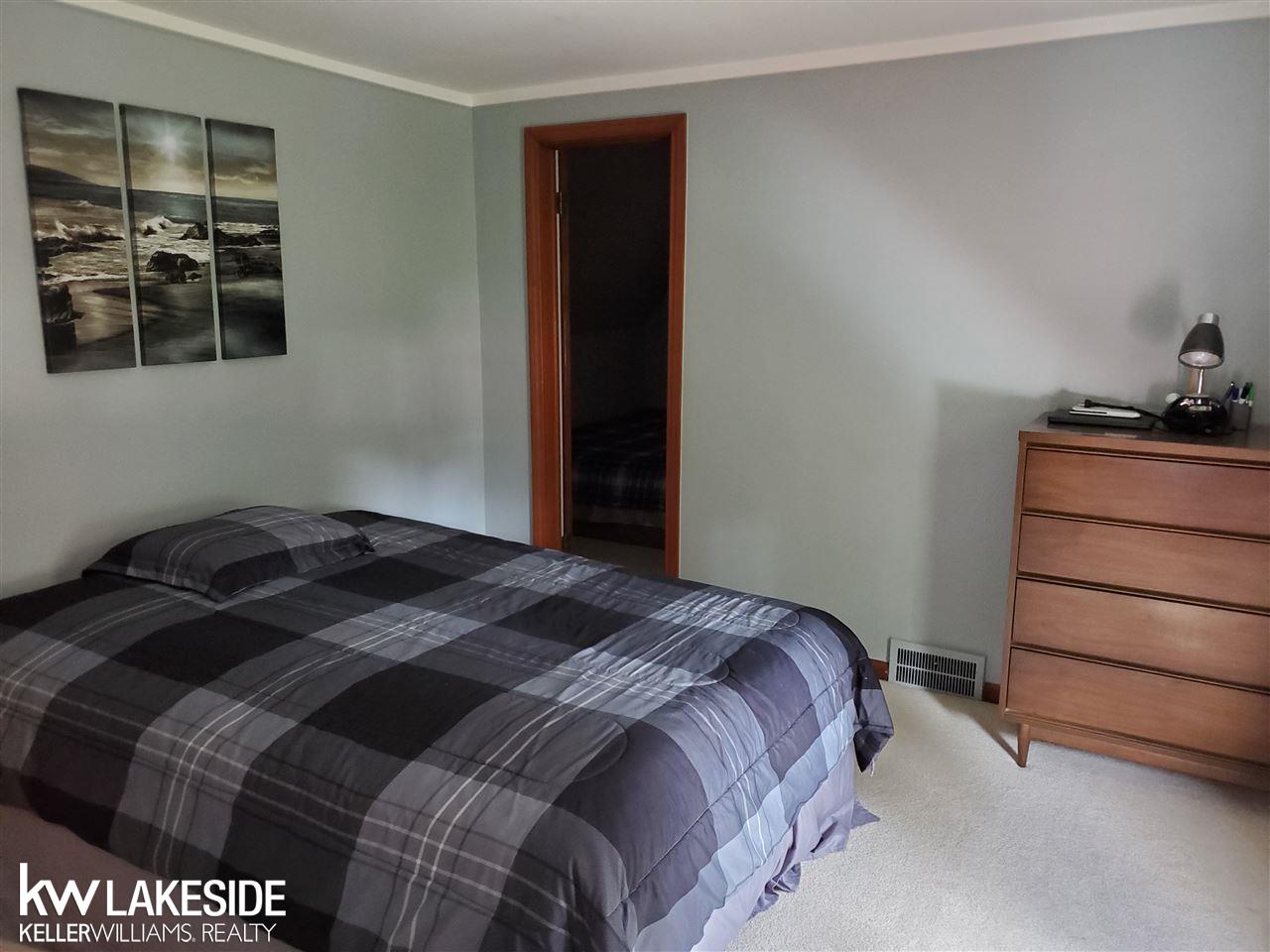 11315 Chicago Road Warren, MI 48093 - Photo 26 of 31 31391741-25.JPG