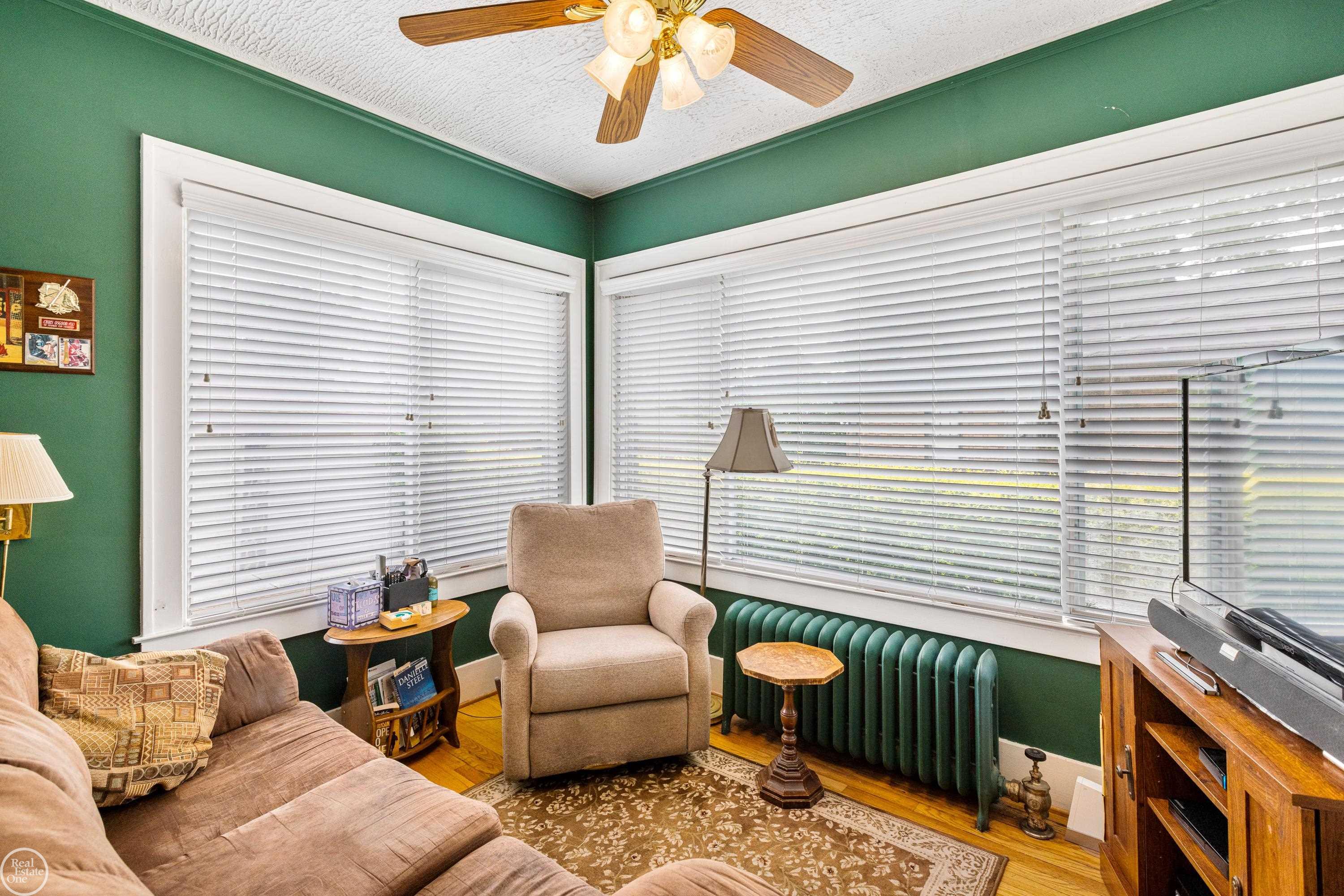 930 Barrington Road Grosse Pointe Park, MI 48230 - Photo 17 of 40