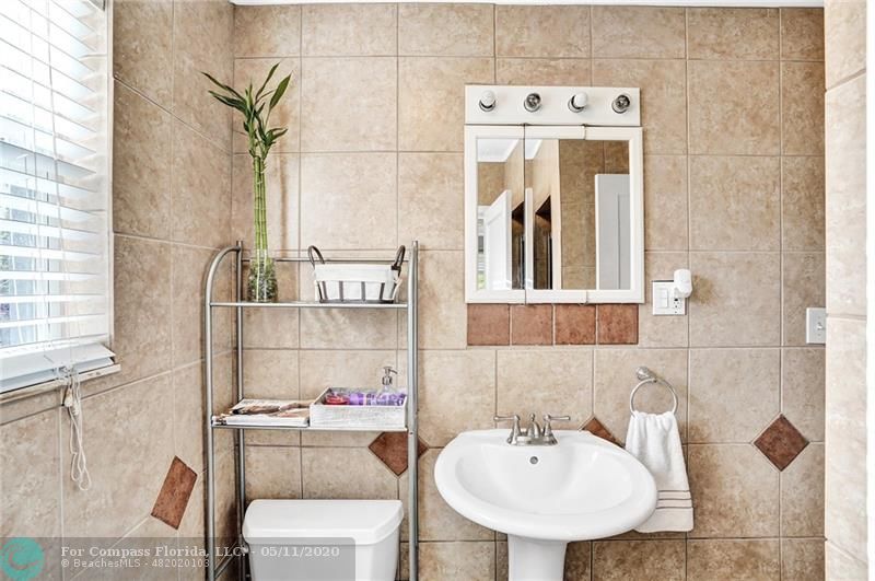 720 Northeast 15th Street Fort Lauderdale, FL 33304 - Photo 12 of 22