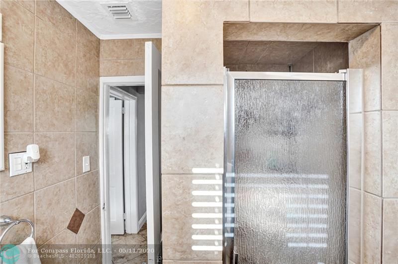 720 Northeast 15th Street Fort Lauderdale, FL 33304 - Photo 13 of 22