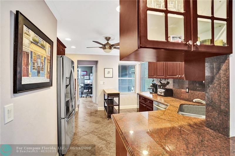 720 Northeast 15th Street Fort Lauderdale, FL 33304 - Photo 7 of 22