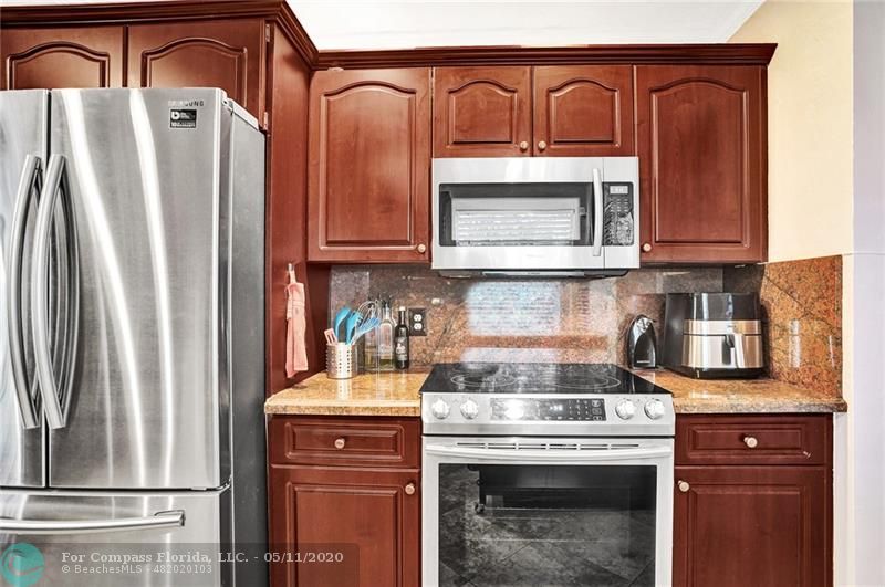 720 Northeast 15th Street Fort Lauderdale, FL 33304 - Photo 8 of 22