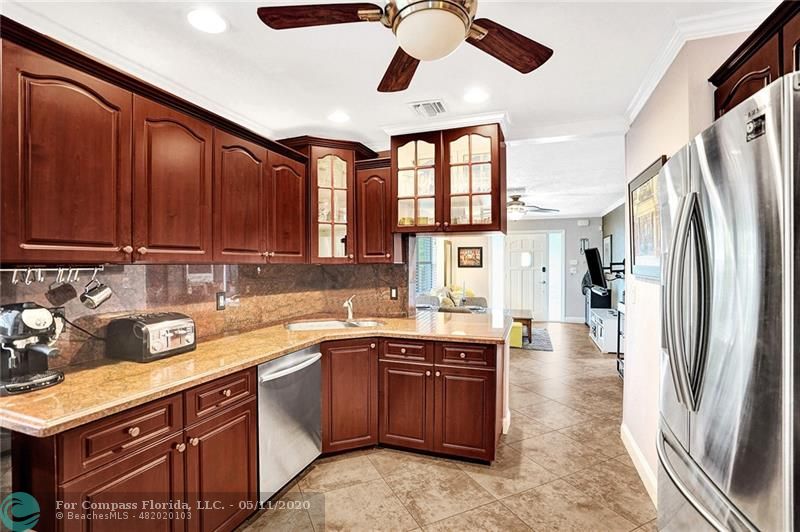 720 Northeast 15th Street Fort Lauderdale, FL 33304 - Photo 9 of 22