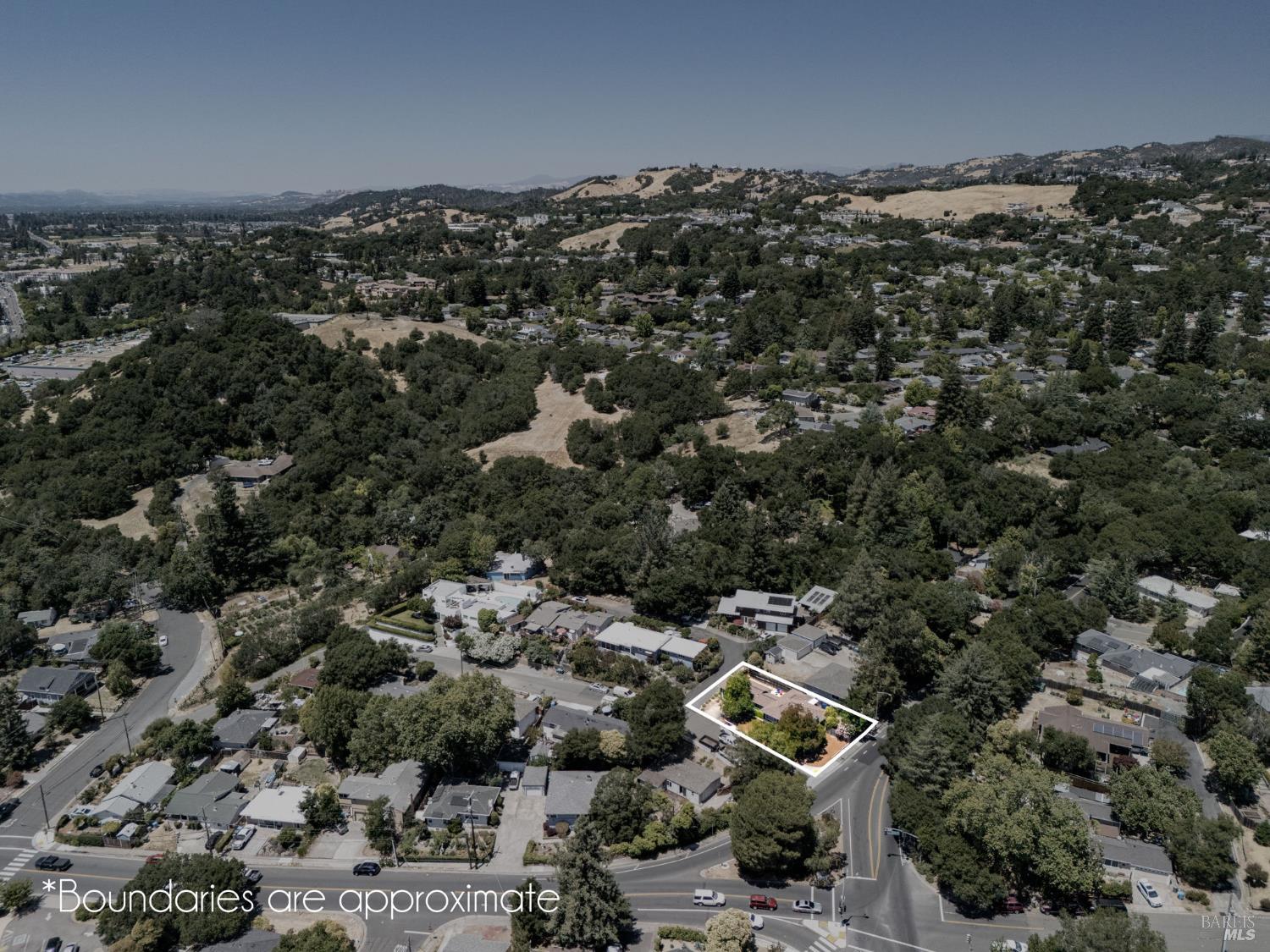 689 Plum Drive Santa Rosa, CA 95404 - Photo 24 of 26 an aerial view of multiple house