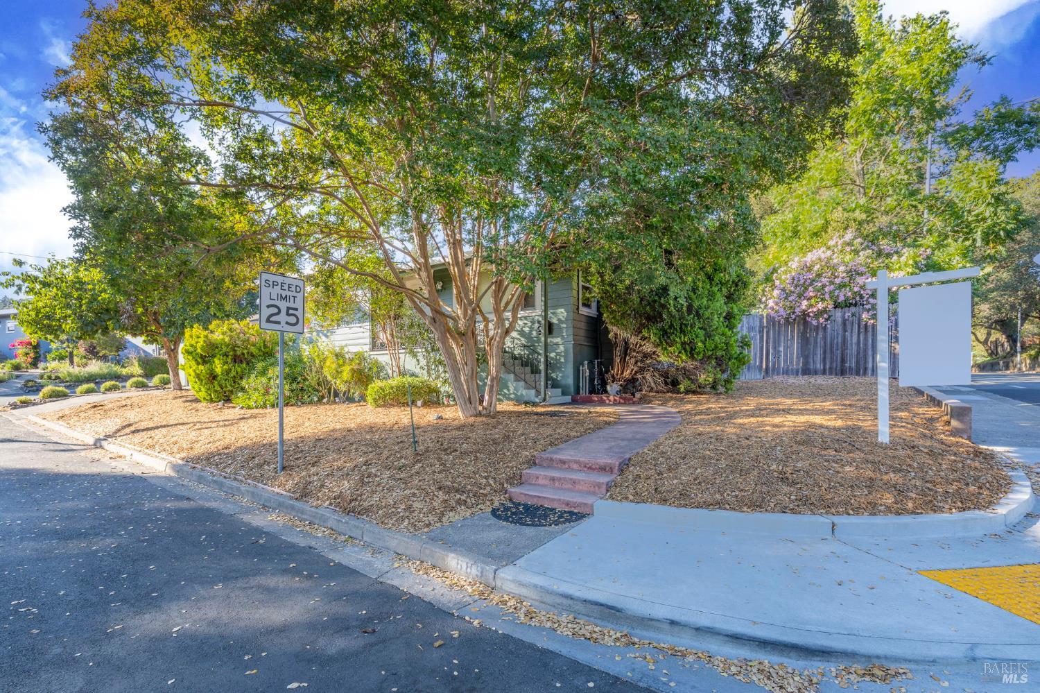 689 Plum Drive Santa Rosa, CA 95404 - Photo 26 of 26 a view of a backyard