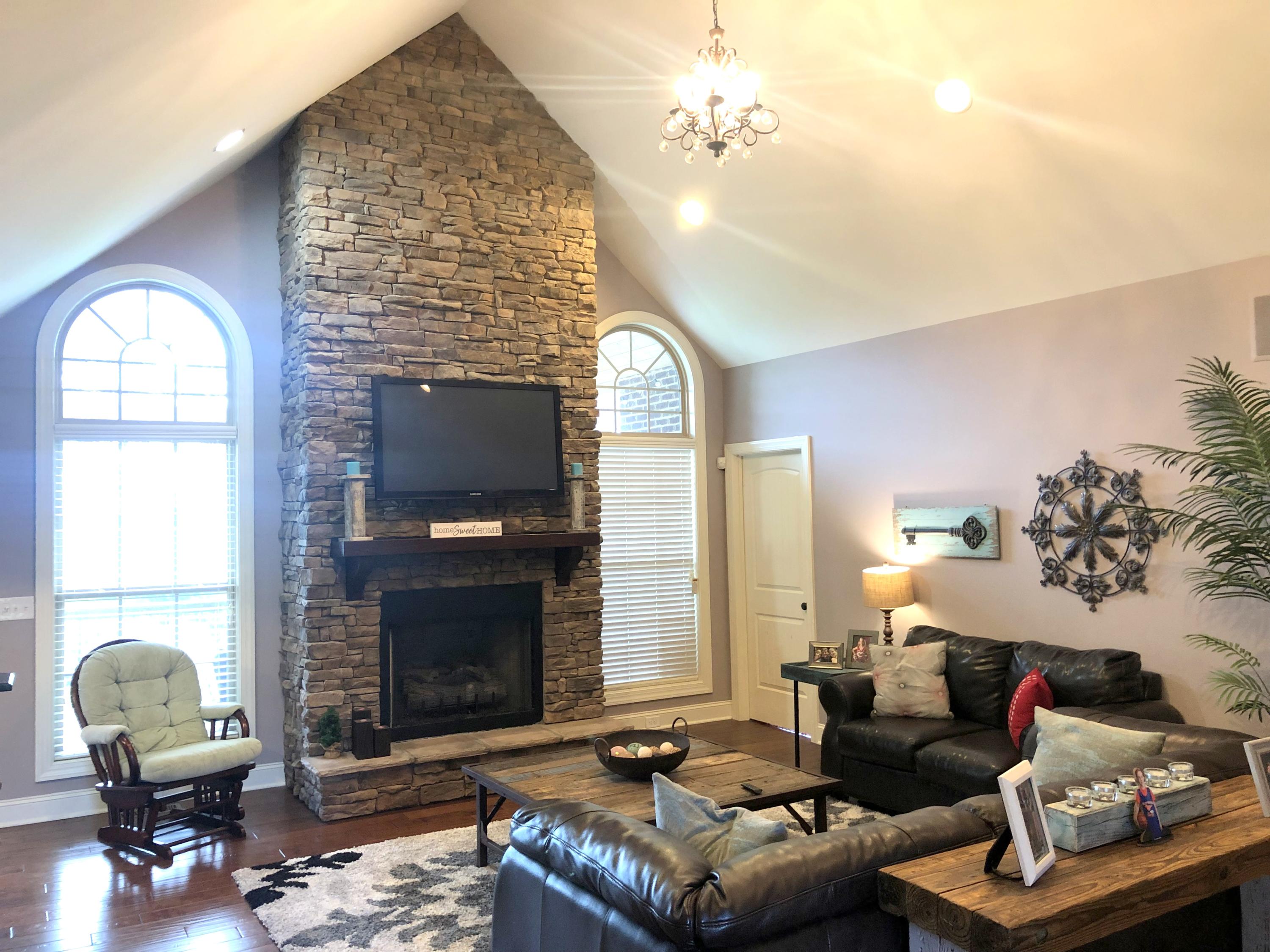 192 River Road Jacksboro, TN 37757 - Photo 6 of 39 Living room
