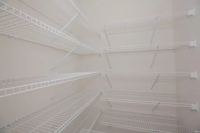 $384,800 | 4812 Chelmsford Drive, Newburgh, IN 47630