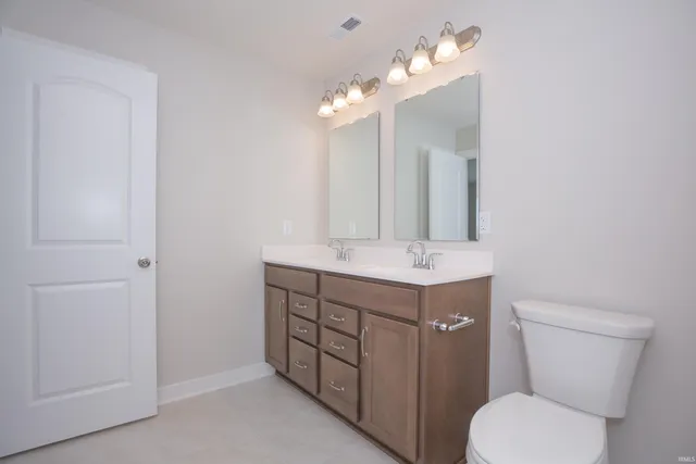 $384,800 | 4812 Chelmsford Drive, Newburgh, IN 47630