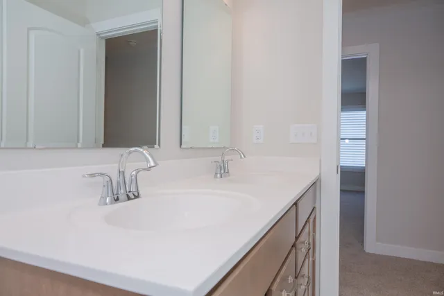 $384,800 | 4812 Chelmsford Drive, Newburgh, IN 47630