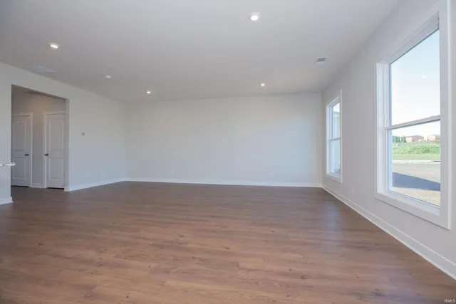 $384,800 | 4812 Chelmsford Drive, Newburgh, IN 47630