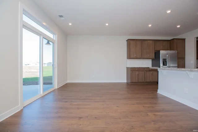 $384,800 | 4812 Chelmsford Drive, Newburgh, IN 47630