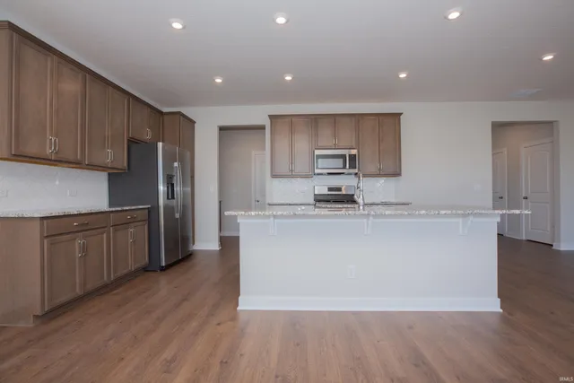 $384,800 | 4812 Chelmsford Drive, Newburgh, IN 47630