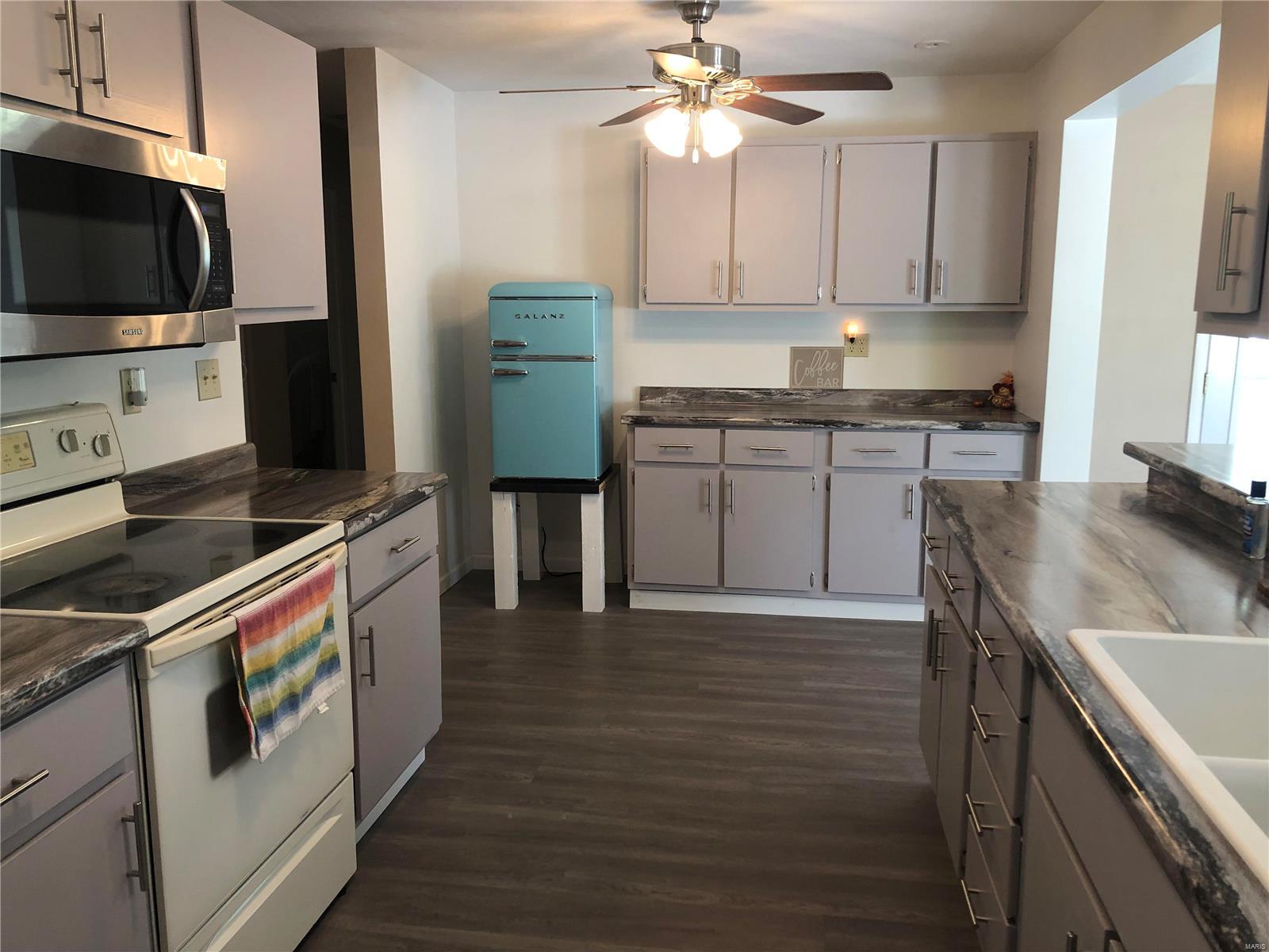3902 Raymond Road Edwardsville, IL 62025 - Photo 8 of 25