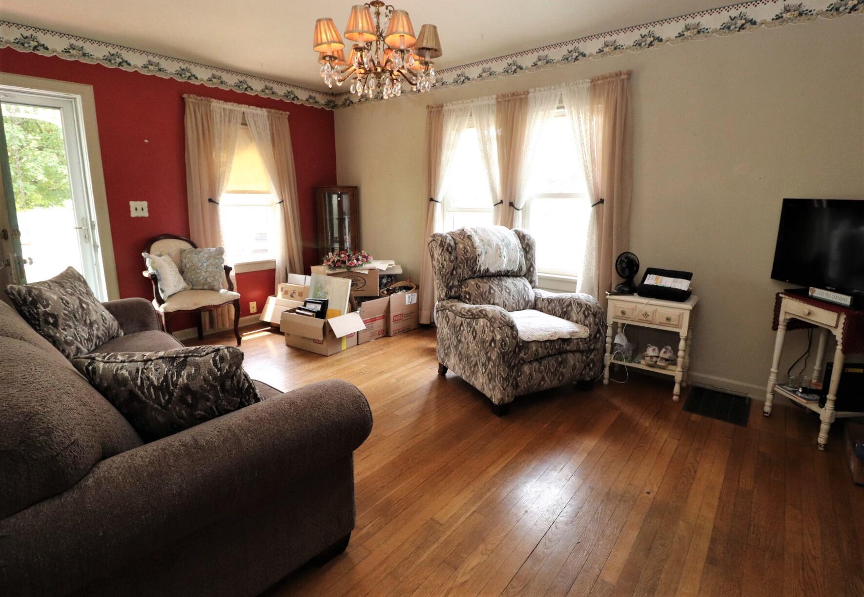 138 Marilla Road Columbus, OH 43207 - Photo 13 of 87 Original hardwood floors