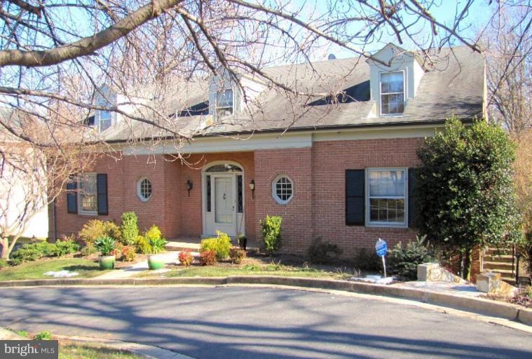 1613 Brookside Road McLean, VA 22101 - Photo 1 of 18 Exterior (Main)