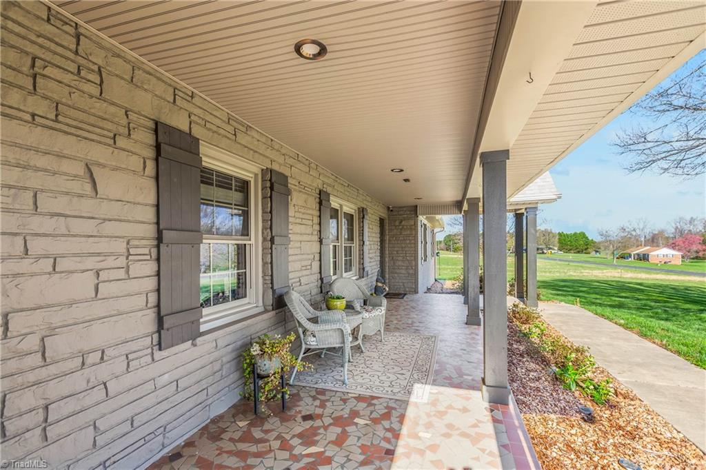 1358 Armstrong Road Jonesville, NC 28642 - Photo 5 of 46
