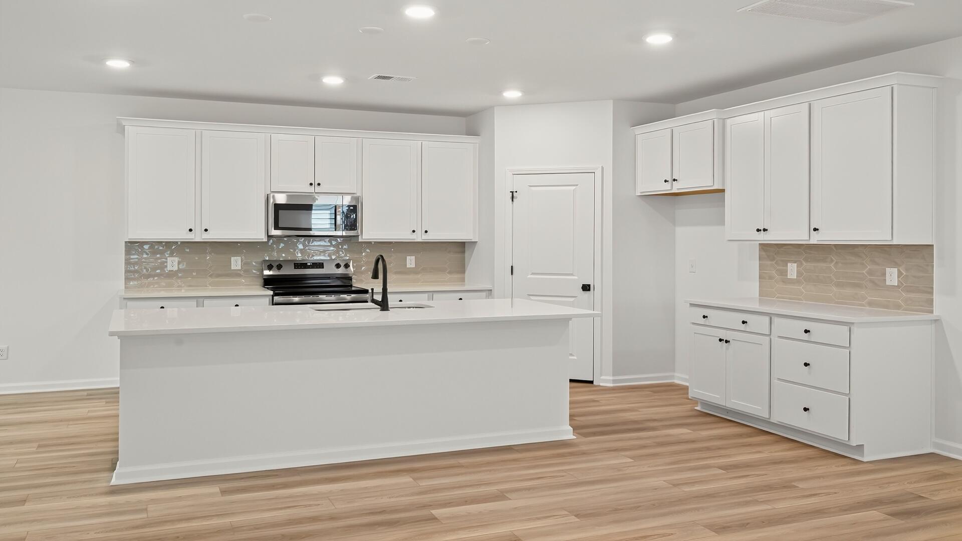 456 Cadbury Loop Summerville, SC 29486 - Photo 12 of 31 Kitchen
