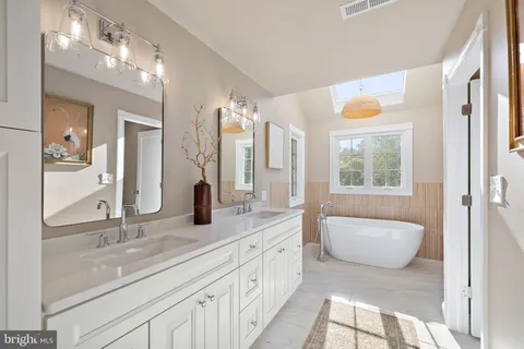 $1,500,000 | 10 Pheasants Ridge North, Wilmington, DE 19807