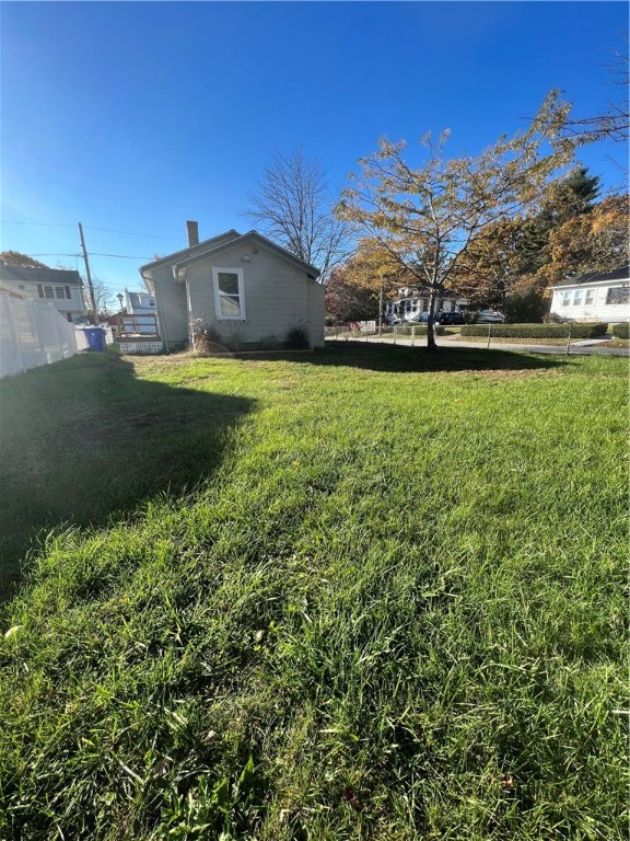 45 Jutras Street Pawtucket, RI 02861 - Photo 3 of 11