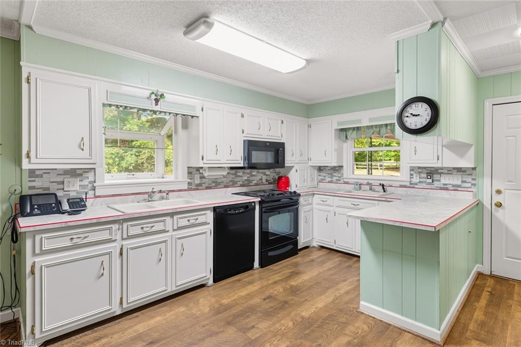 207 Forest Drive Graham, NC 27253 - Photo 12 of 34 Kitchen