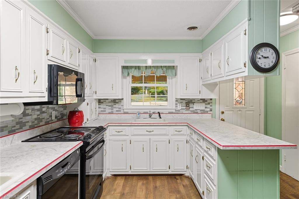 207 Forest Drive Graham, NC 27253 - Photo 13 of 34 Kitchen