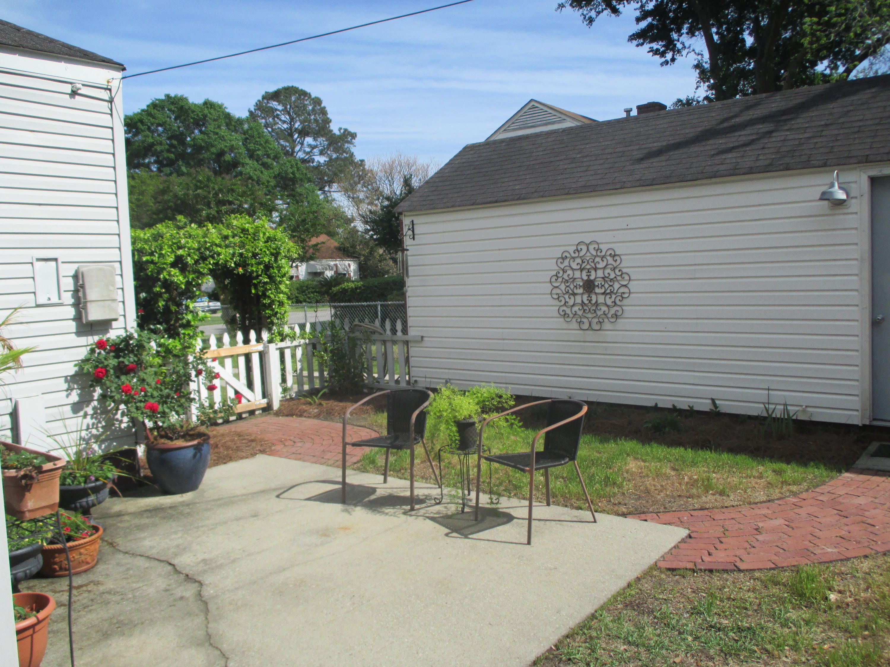 4807 Chesterfield Road North Charleston, SC 29405 - Photo 21 of 23 2015-04-12 23.00.50