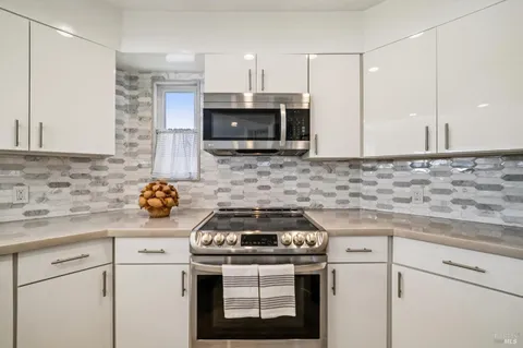 $1,275,000 | 110 Seminary Drive, Unit 1E, Mill Valley, CA 94941