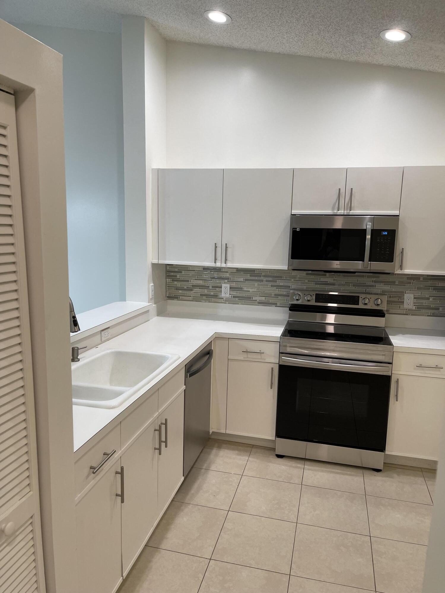 10482 Mateo Court Boca Raton, FL 33498 - Photo 10 of 25 IMG_8265
