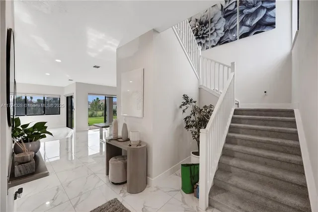 a view of entryway with workspace